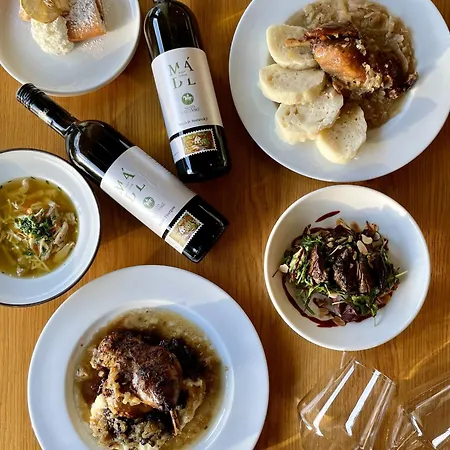 Bartos מלון Frenštát pod Radhoštěm