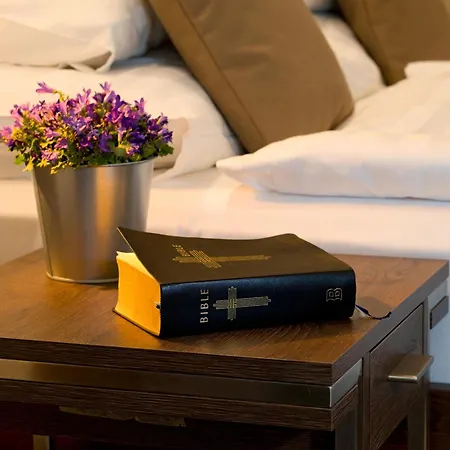 Bartos Hotel