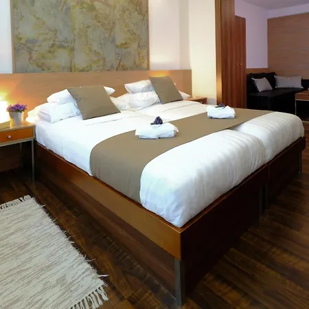 Bartos Hotel 4*