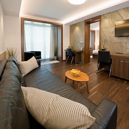 Bartos Hotel 4*