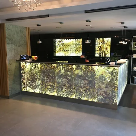Bartos Hotel 4*
