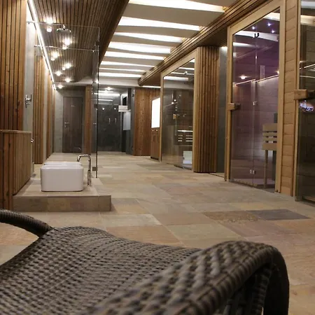 Bartos Hotel 4*