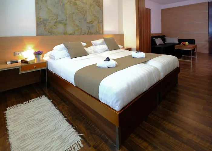 Bartos Hotel 4*